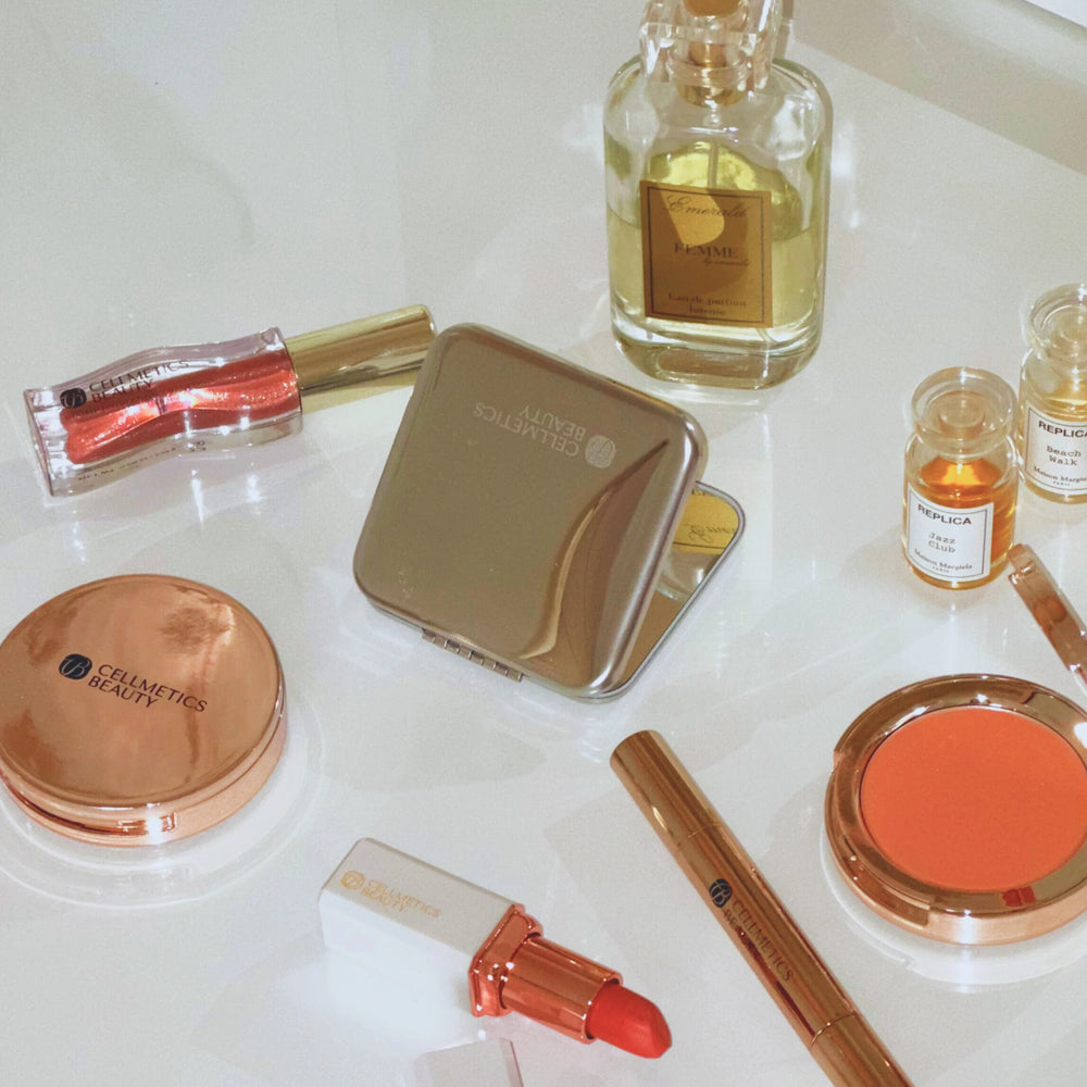 Magnifying Compact Mirror